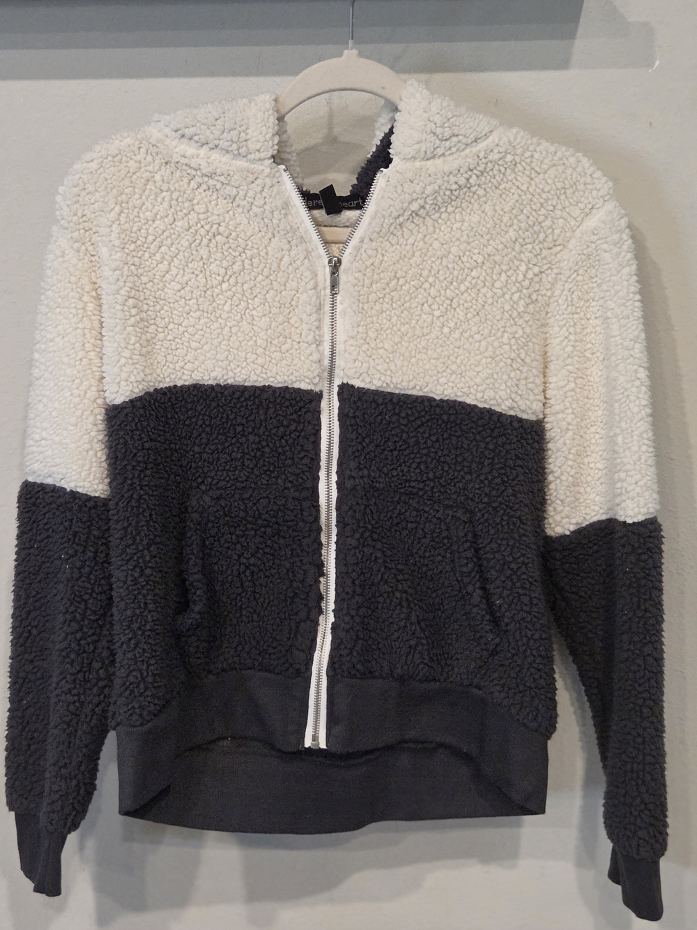 Derek Heart Two-Tone Sherpa Zip Hoodie - Cream & Black